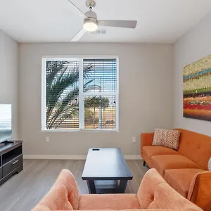 Gia Modern 2 Bedroom With Swimming Pool Phoenix